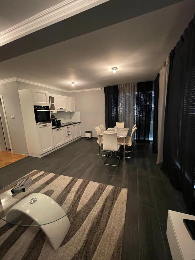 Apartments Prestige Петрчане Экстерьер фото