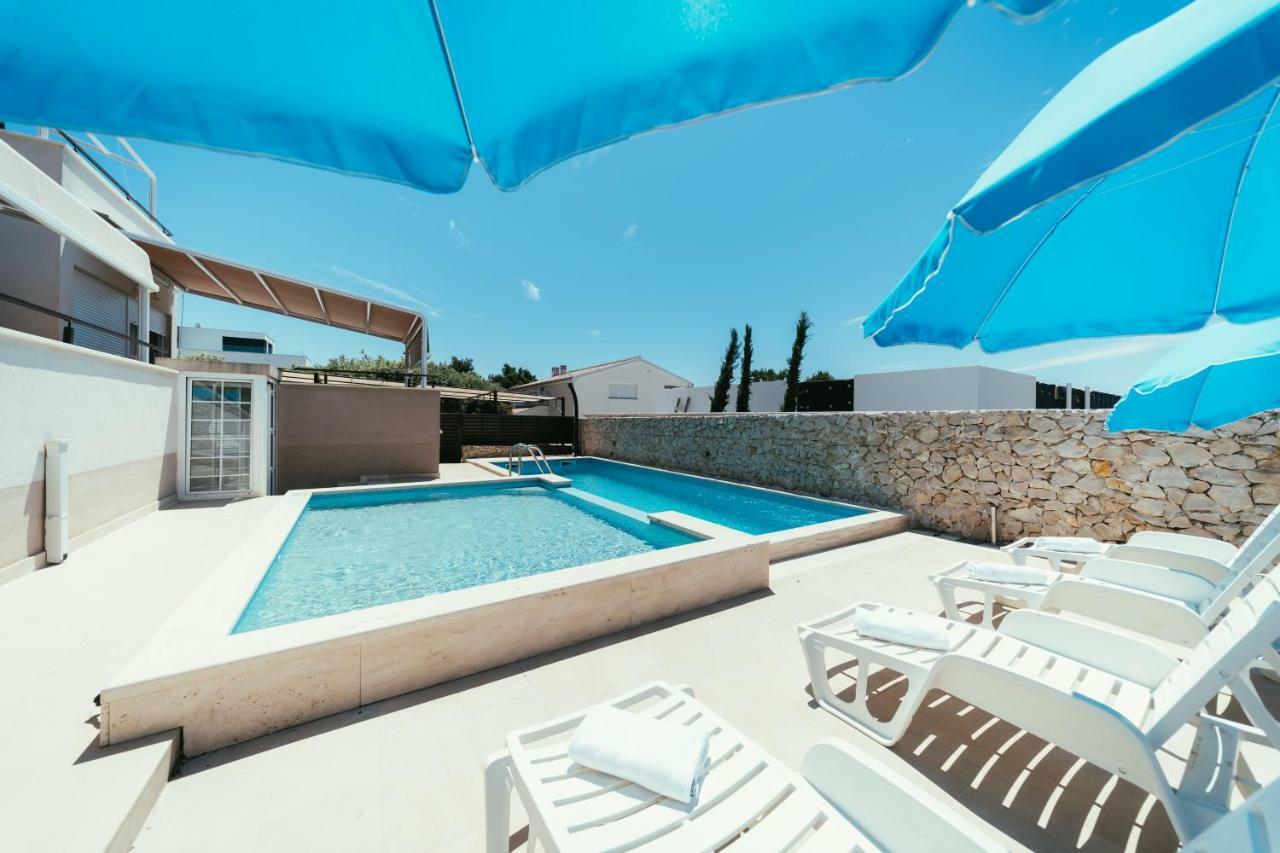 Apartments Prestige Петрчане Экстерьер фото